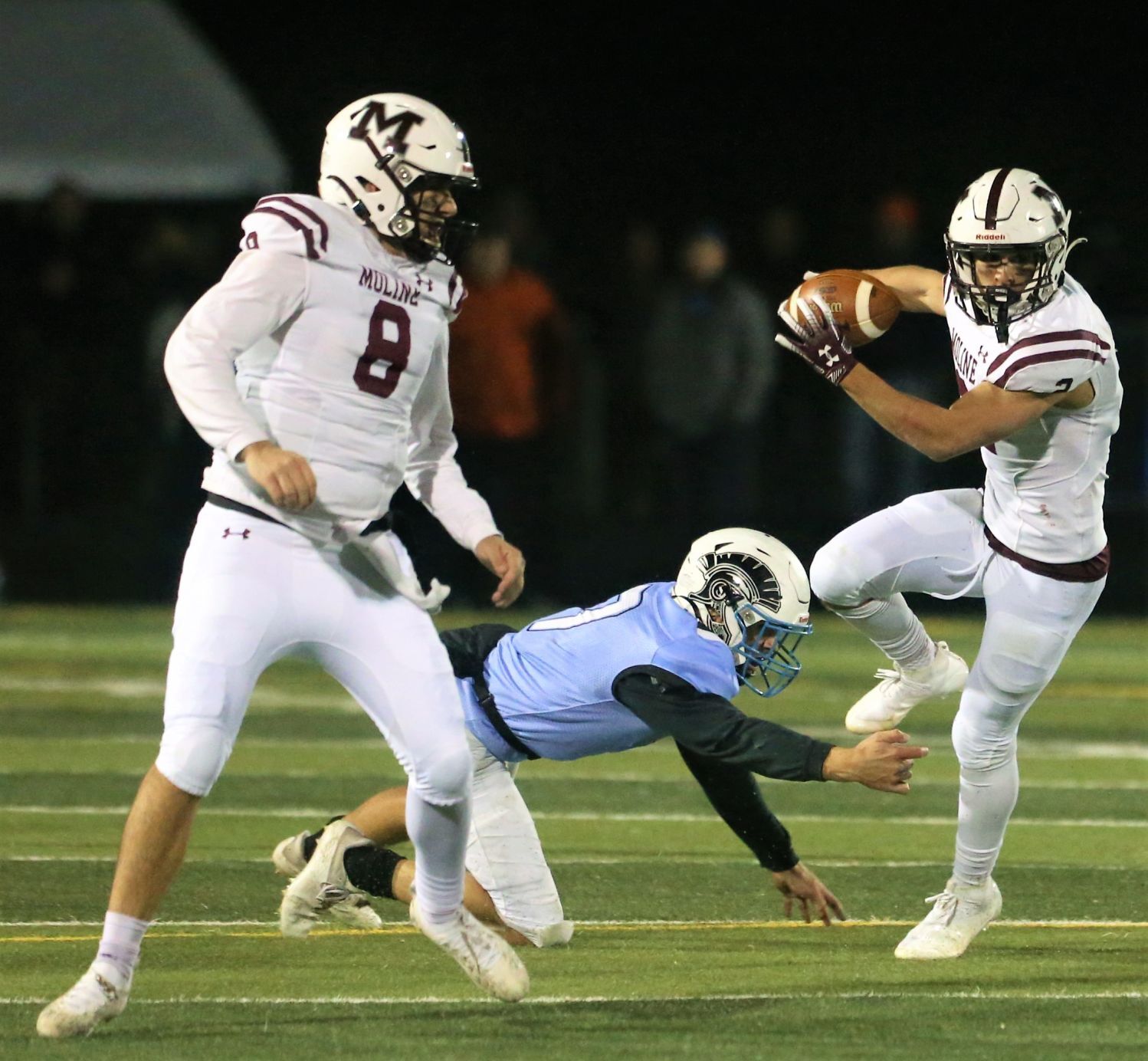 110521-qc-spt-moline fball33.jpg